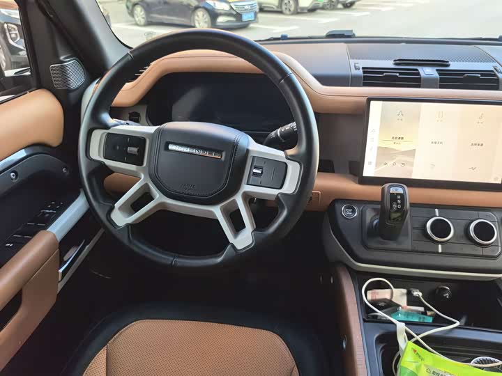 Land Rover Defender, 2022 — фото 7 из 9