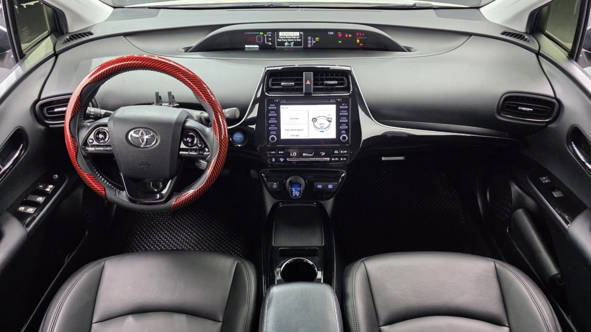 Toyota Prius, 2021 — фото 7 из 12
