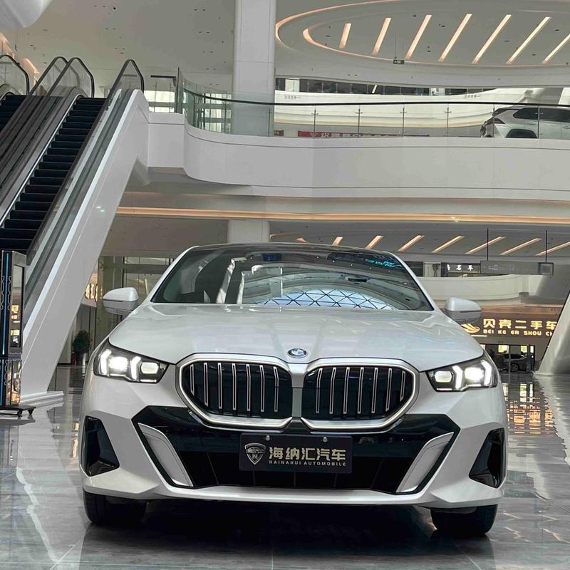 BMW 5 Series, 2025 — фото 2 из 12