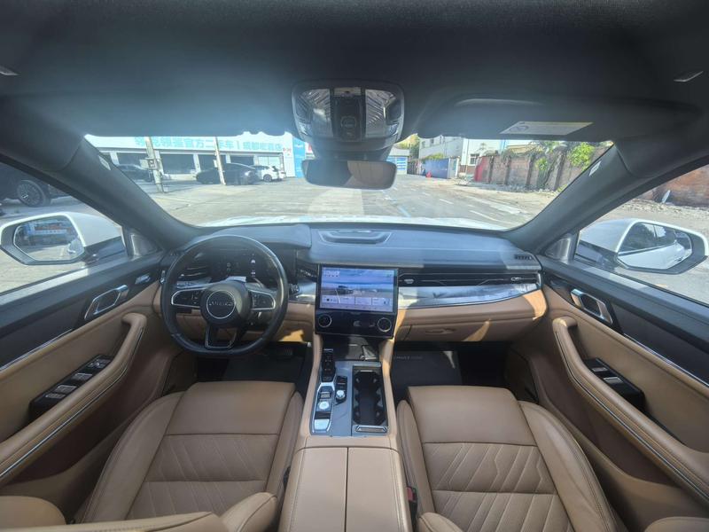 Lynk & Co 09 EM-P Hybrid, 2023 — фото 11 из 12