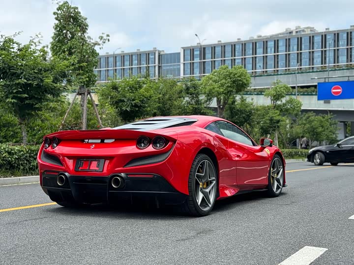 Ferrari F8, 2022 — фото 5 из 7