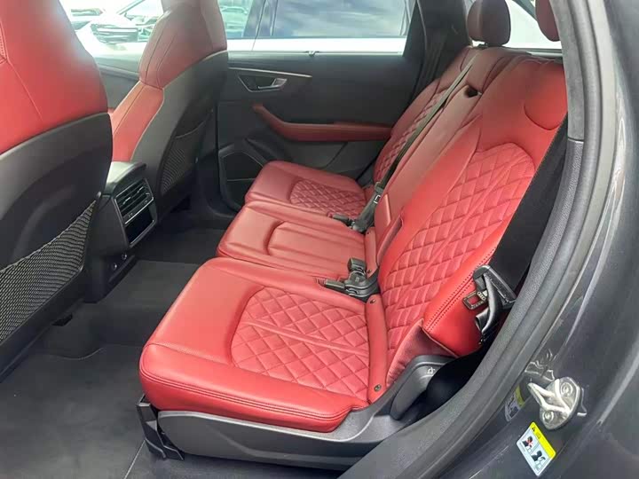 Audi SQ7, 2025 — фото 8 из 9
