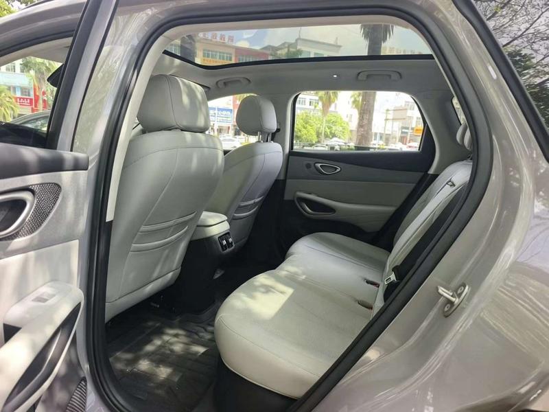 BYD Sea Lion 05 EV, 2025 — фото 7 из 10