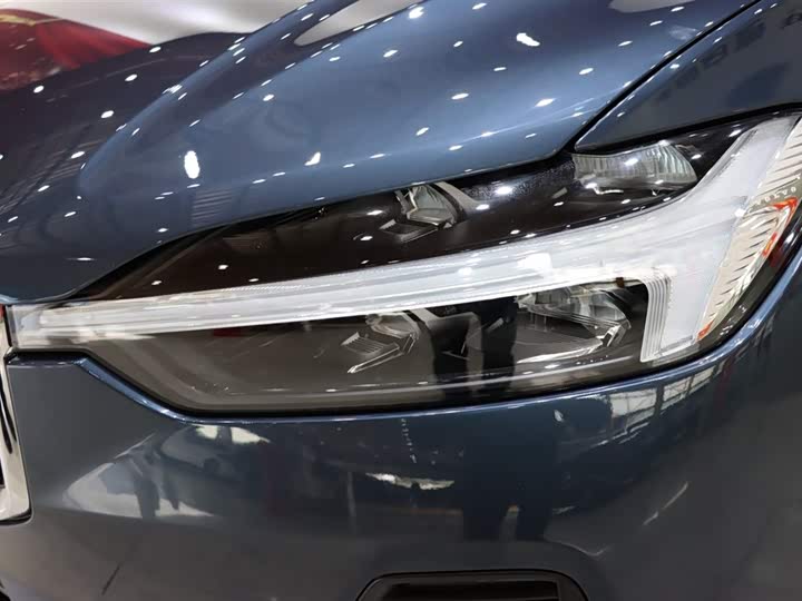 Volvo XC60, 2021 — фото 7 из 9