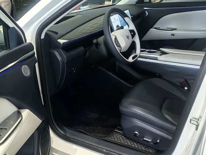 BAIC Arcfox Alpha T5, 2026 — фото 6 из 9