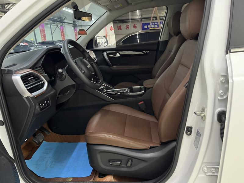 Kia Sportage GT-line, 2023 — фото 6 из 10