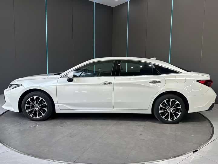 Toyota Avalon, 2023 — фото 4 из 9