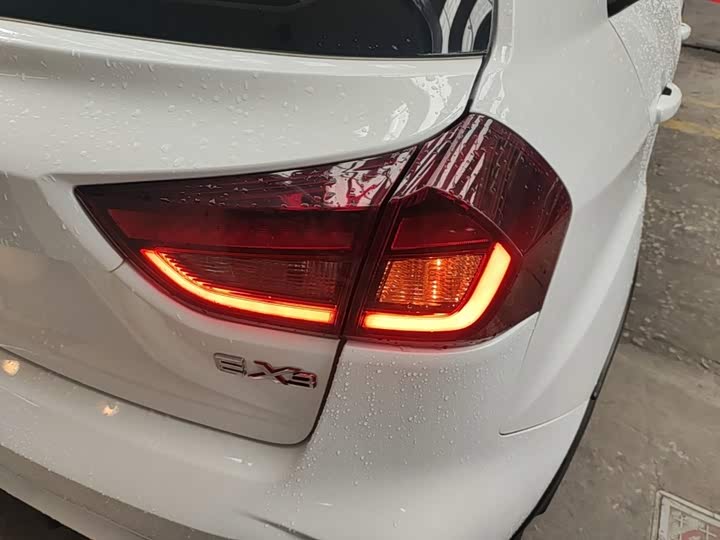 Geely Geometry EX3, 2022 — фото 8 из 9