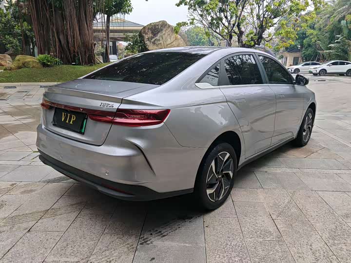 Geely Geometry G6, 2024 — фото 4 из 9
