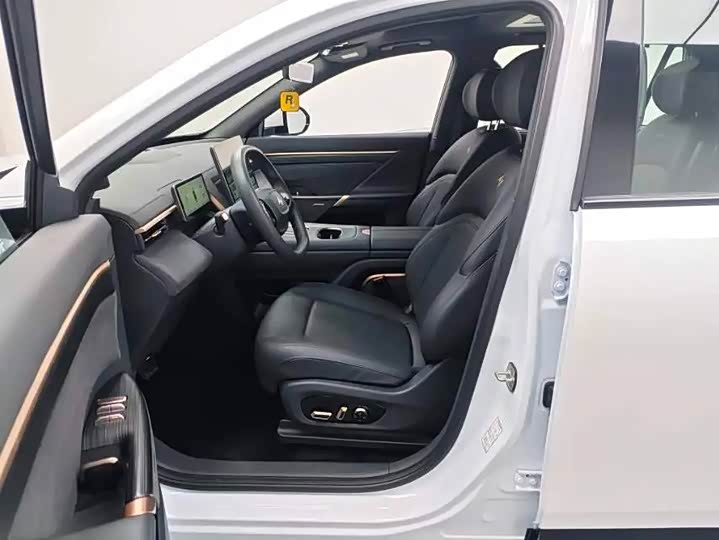 Dongfeng Yipai eπ 008, 2024 — фото 3 из 9