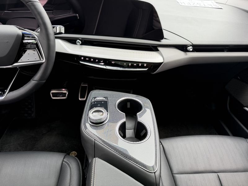 Cadillac Optiq, 2024 — фото 7 из 12
