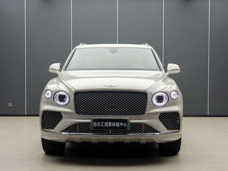 Bentley Bentayga Hybrid, 2021 — фото 2 из 11