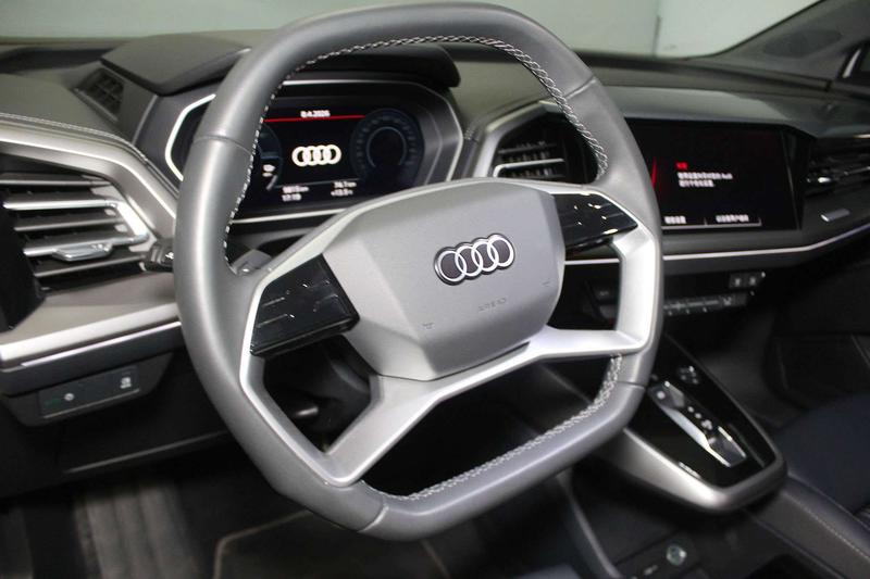 Audi Q4 e-tron, 2024 — фото 8 из 12