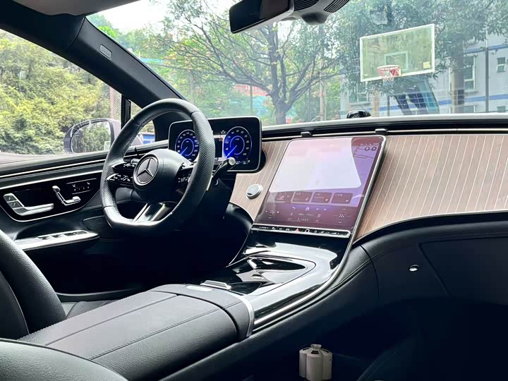 Mercedes-Benz EQE, 2023 — фото 7 из 9