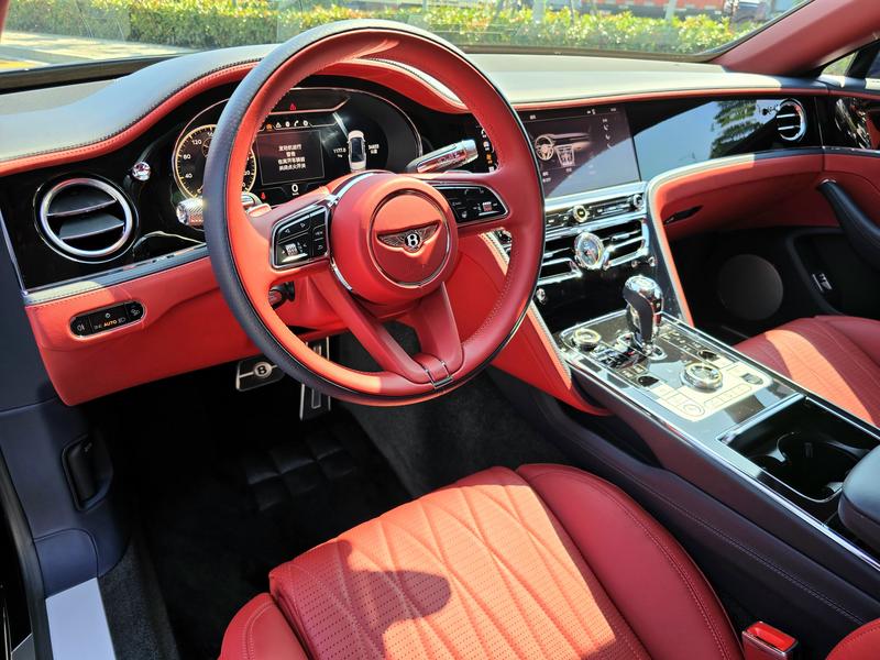 Bentley Flying Spur, 2022 — фото 5 из 11