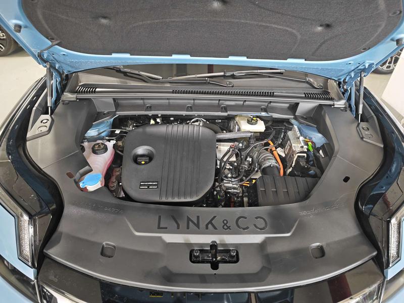 Lynk & Co 08 EM-P Hybrid, 2025 — фото 6 из 12