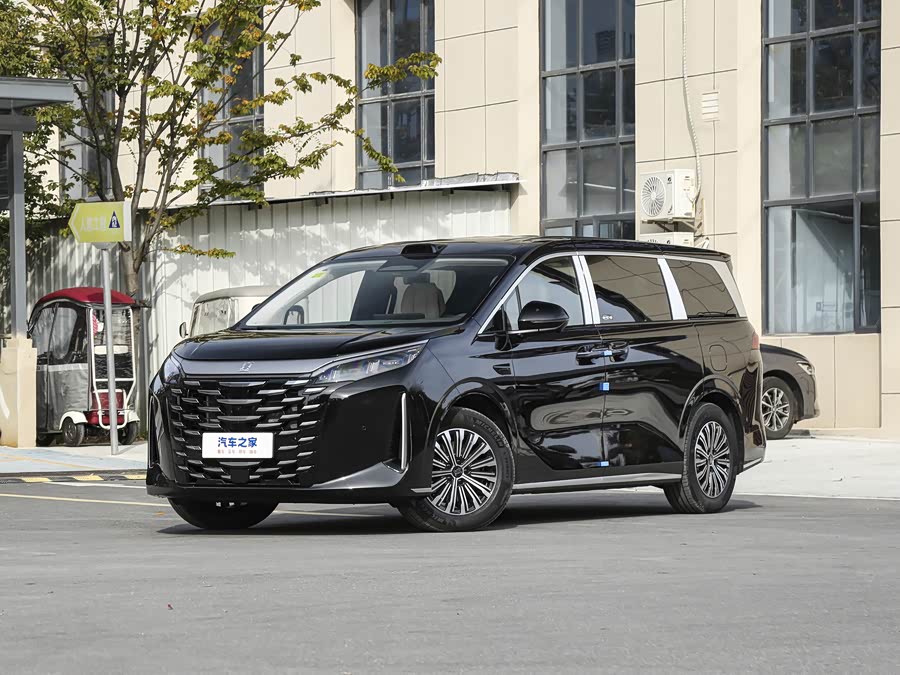 BYD Xia, 2026 — купить в Москве под ключ