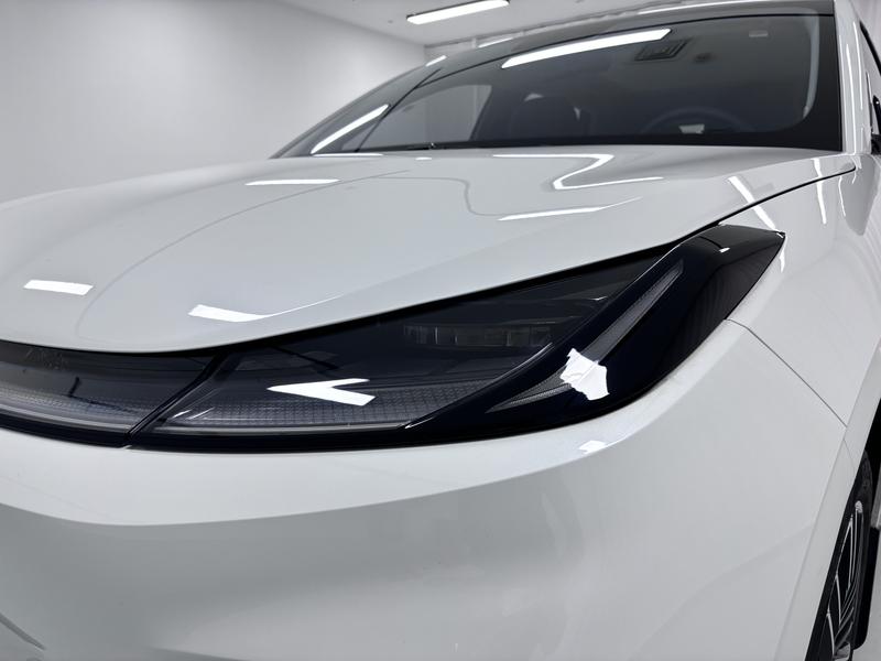 BAIC Arcfox T1, 2025 — фото 9 из 12