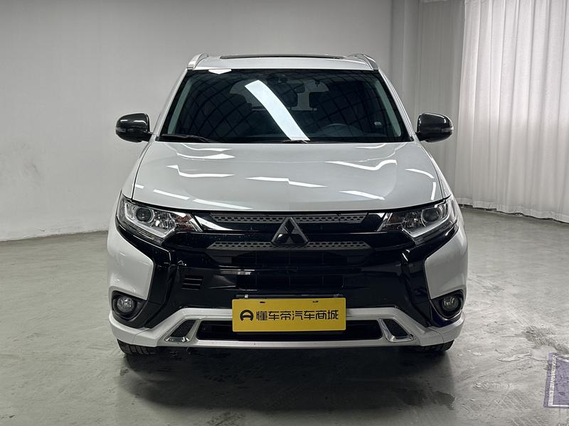 Mitsubishi Outlander, 2023 — фото 2 из 12