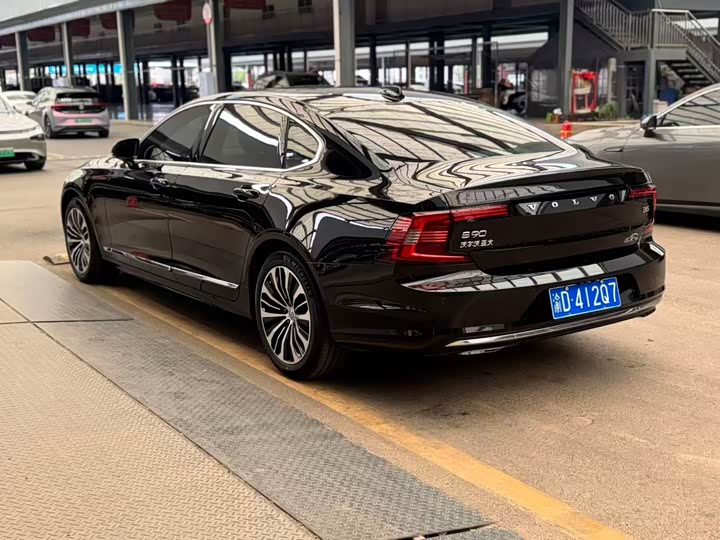 Volvo S90, 2023 — фото 7 из 9