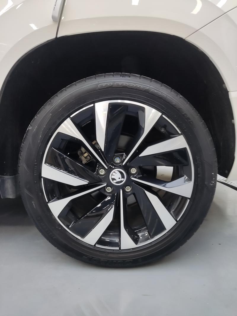 Skoda Karoq, 2023 — фото 7 из 11