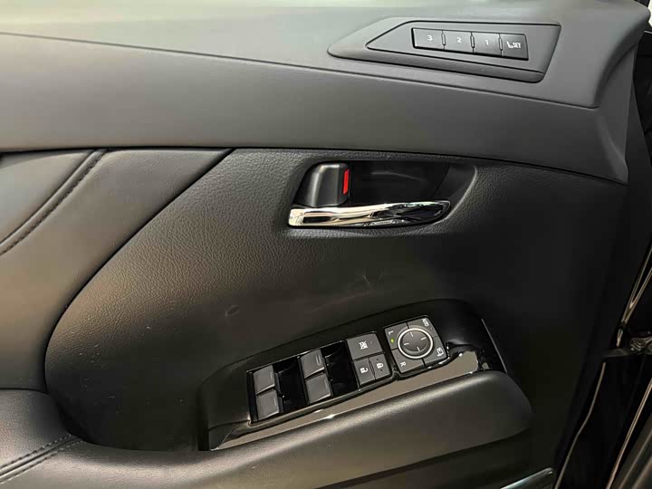 Lexus LM, 2022 — фото 9 из 12