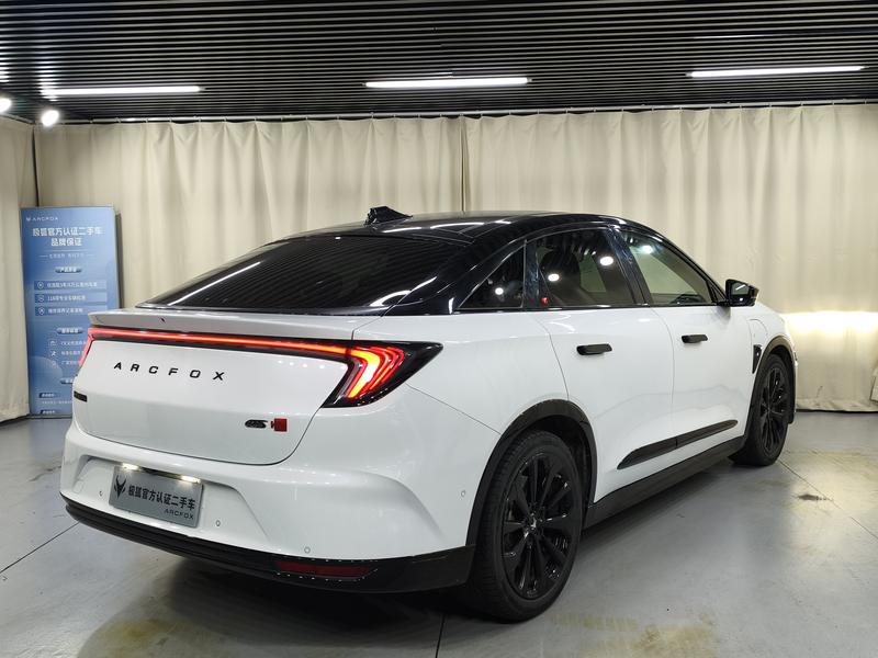 BAIC Arcfox Alpha S, 2023 — фото 7 из 11