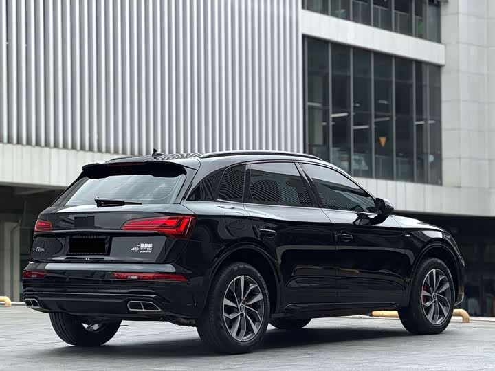 Audi Q5L, 2023 — фото 9 из 9
