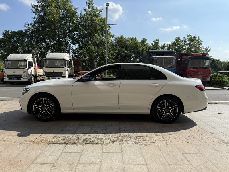 Mercedes-Benz E-Class, 2023 — фото 4 из 12