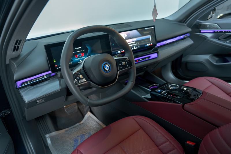 BMW i5, 2024 — фото 8 из 12