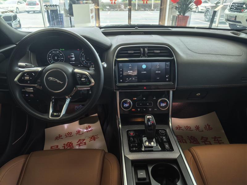 Jaguar XE L, 2021 — фото 6 из 9
