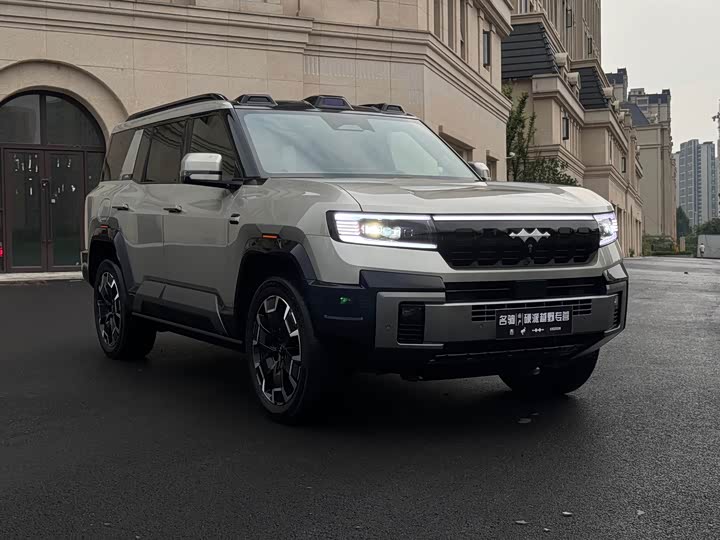 BYD FangChengBao Leopard 8, 2026 — фото 3 из 9