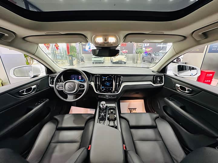 Volvo S60, 2023 — фото 6 из 9