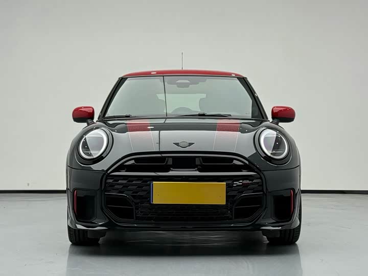 Mini Mini JCW, 2024 — фото 2 из 9