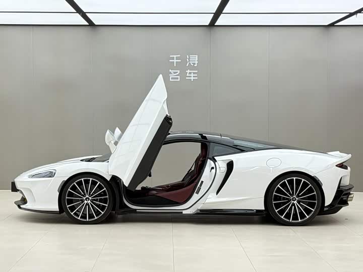 McLaren GT, 2022 — фото 3 из 9