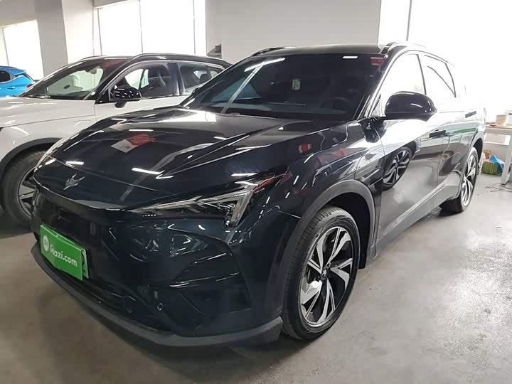BAIC Arcfox Alpha T5, 2024 — фото 2 из 9