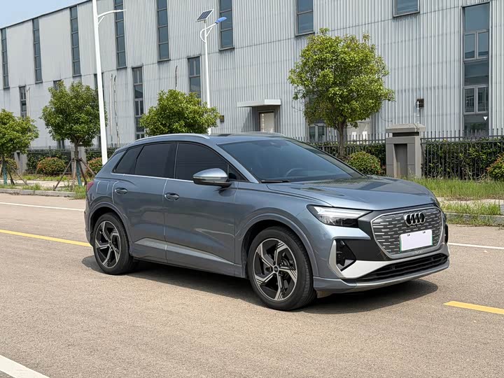 Audi Q4 e-tron, 2024 — фото 3 из 9