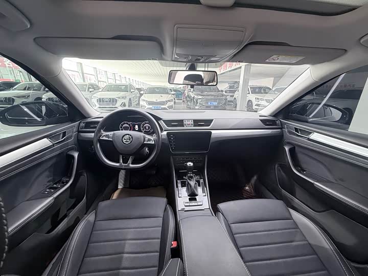 Skoda Superb, 2023 — фото 9 из 9