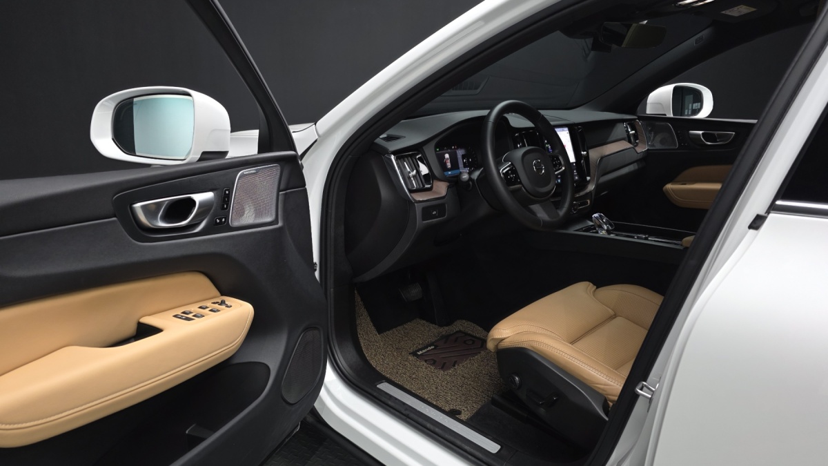 Volvo XC60, 2024 — фото 10 из 12