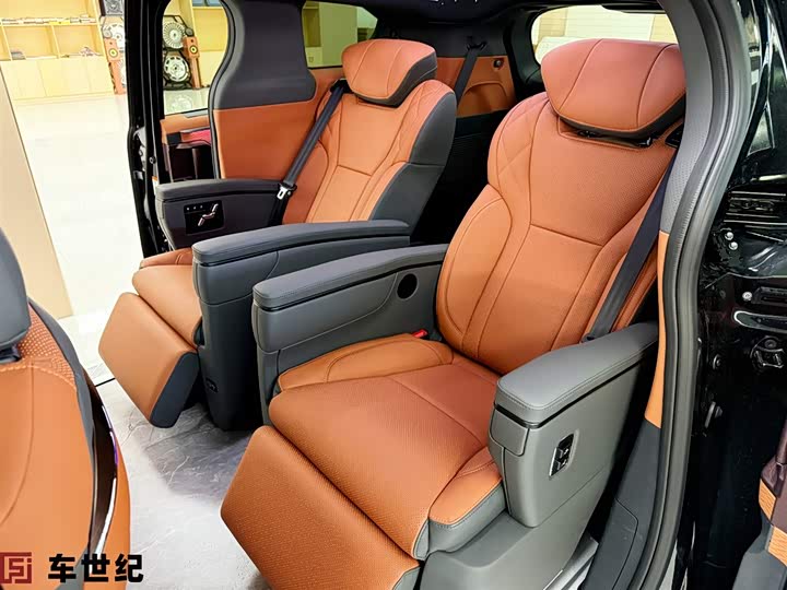 Toyota Granvia, 2025 — фото 5 из 12