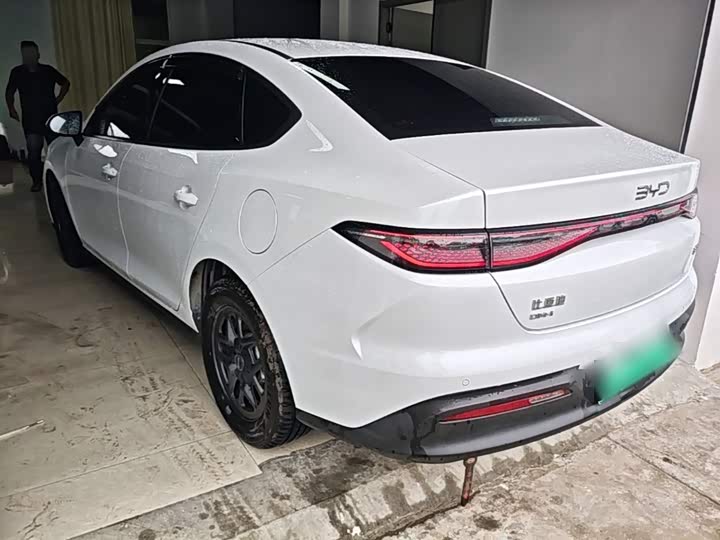 BYD Seal 05 DM-i Hybrid, 2025 — фото 5 из 9