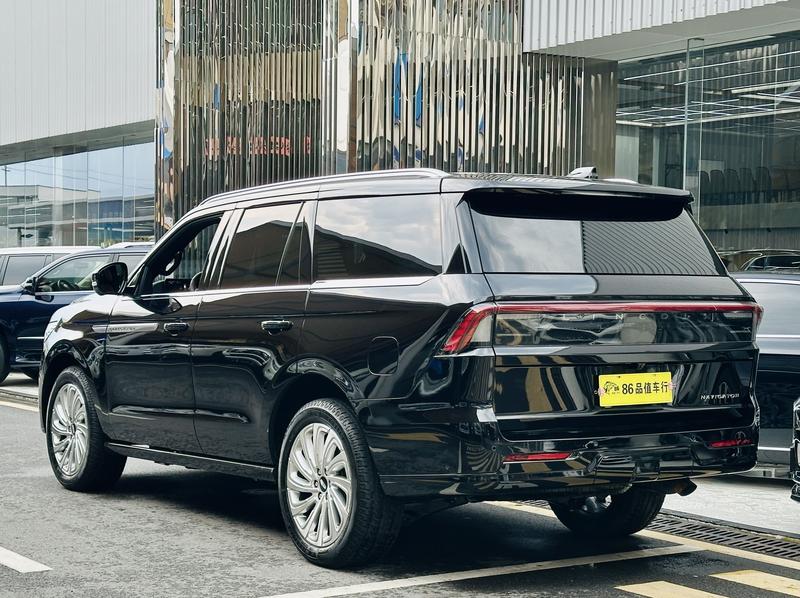 Lincoln Navigator, 2025 — фото 3 из 9