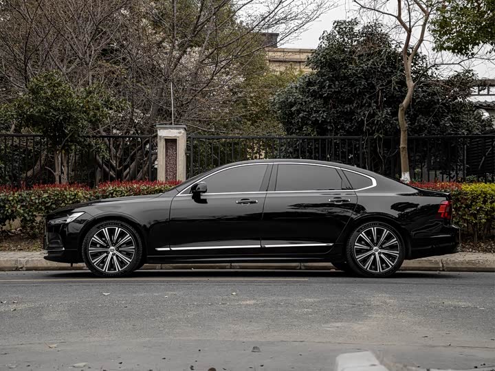 Volvo S90, 2023 — фото 3 из 9
