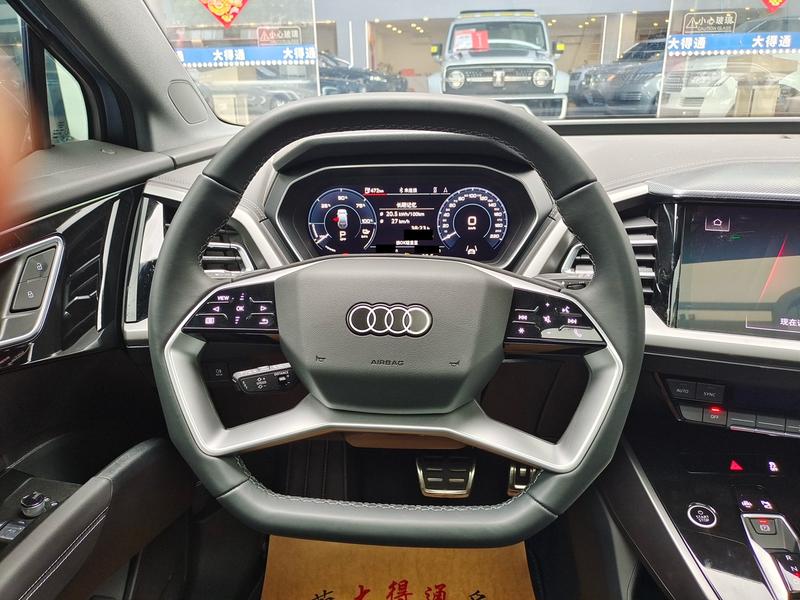 Audi Q4 e-tron, 2025 — фото 8 из 11