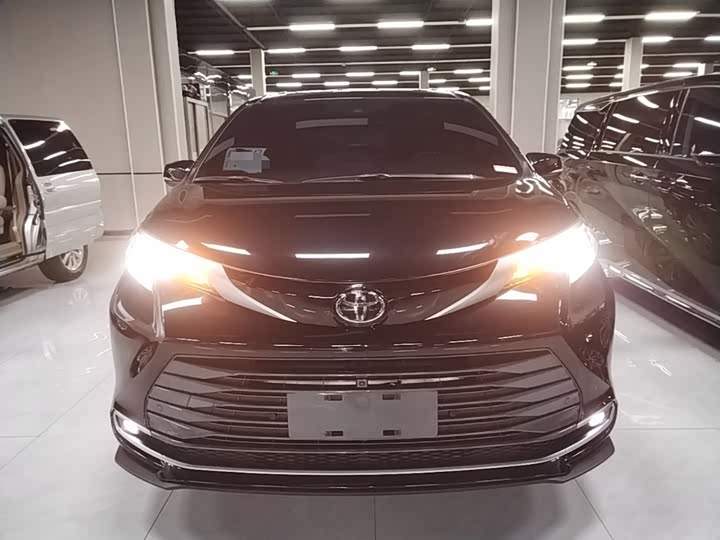 Toyota Sienna, 2025 — фото 3 из 9