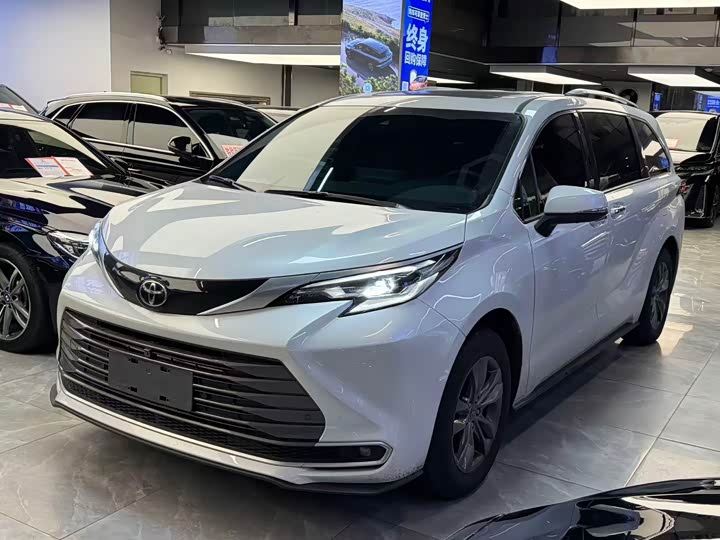 Toyota Sienna, 2025 — купить в Самаре под ключ