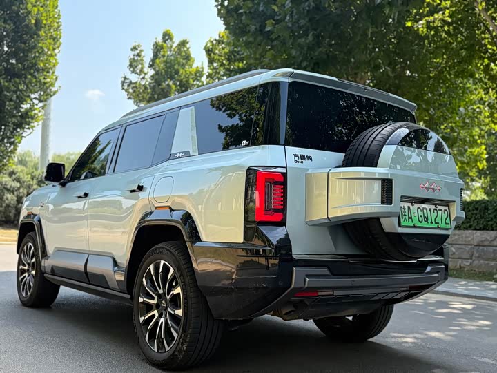 BYD FangChengBao Leopard 8, 2025 — фото 7 из 9