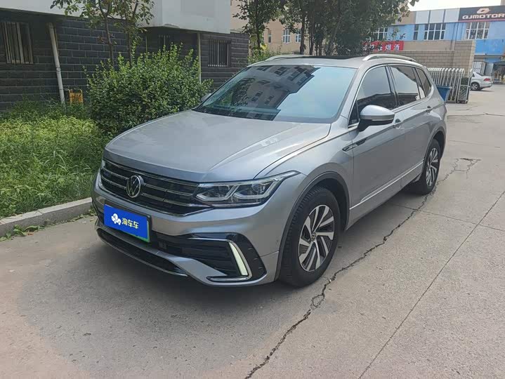Volkswagen Tiguan L Hybrid, 2023 — купить в Белгороде под ключ