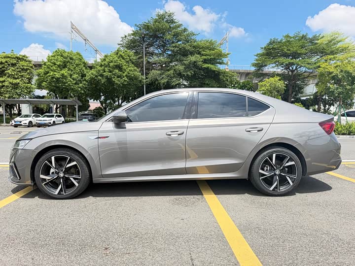 Skoda Octavia Pro, 2022 — фото 4 из 9
