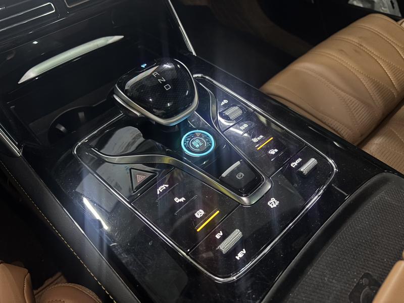 BYD Tang Hybrid/EV, 2023 — фото 8 из 12